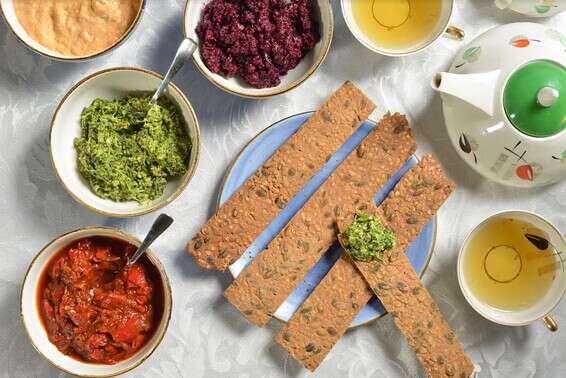 תפריט פסח של משק ברזילי // צילום: שי בן אפרים